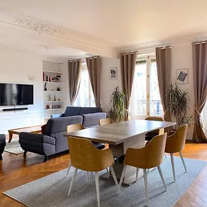 Marvellous Sunbathed 3br At The Heart Of Apartment