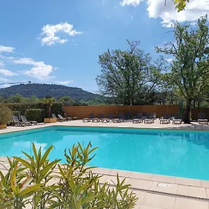 https://domaine-les-chenes-blancs.fr-provencehotel.com