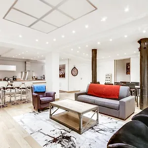 Just Renovated 138m2 On The Seine Apartment