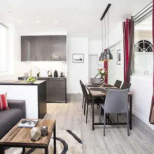 Charming 2br-2ba Between Le Marais & Le Louvre Apartment