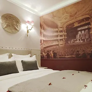 Palais Royal Chicsuites Apartment